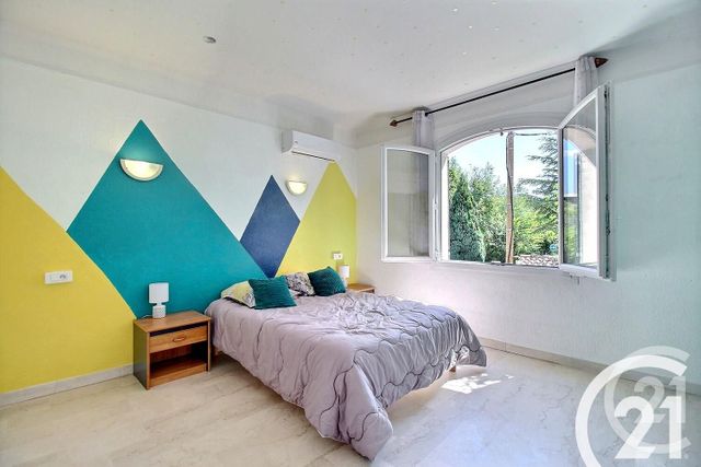 Appartement F4 à vendre - 8 pièces - 160.0 m2 - ORGON - 13 - PROVENCE-ALPES-COTE-D-AZUR - Century 21 Coeur De Provence Appartement F4 à vendre - 8 pièces - 160.0 m2 - ORGON - 13 - PROVENCE-ALPES-COTE-D-AZUR - Century 21 Coeur De Provence