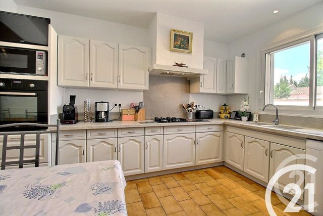 Afficher la photo en grand maison à vendre - 6 pièces - 184.4 m2 - CHEVAL BLANC - 84 - PROVENCE-ALPES-COTE-D-AZUR - Century 21 Coeur De Provence