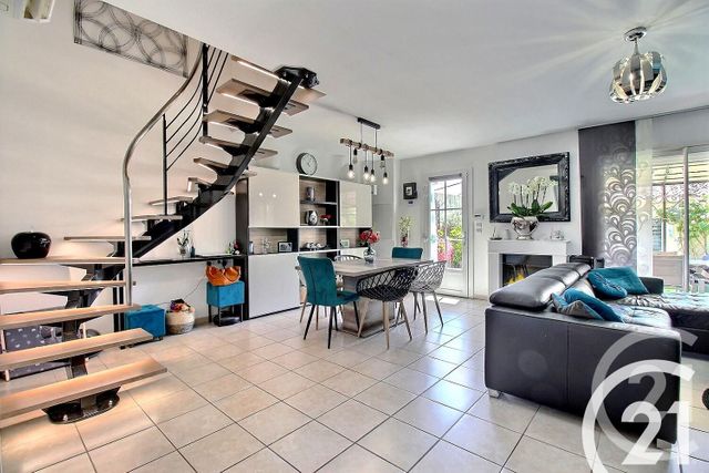 Afficher la photo en grand maison à vendre - 4 pièces - 88.4 m2 - ROBION - 84 - PROVENCE-ALPES-COTE-D-AZUR - Century 21 Coeur De Provence