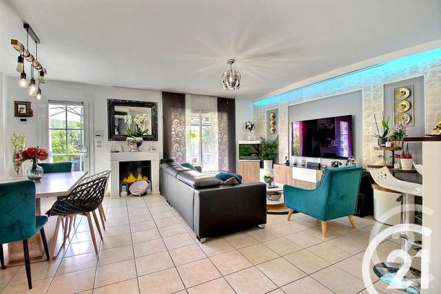 Afficher la photo en grand maison à vendre - 4 pièces - 88.4 m2 - ROBION - 84 - PROVENCE-ALPES-COTE-D-AZUR - Century 21 Coeur De Provence