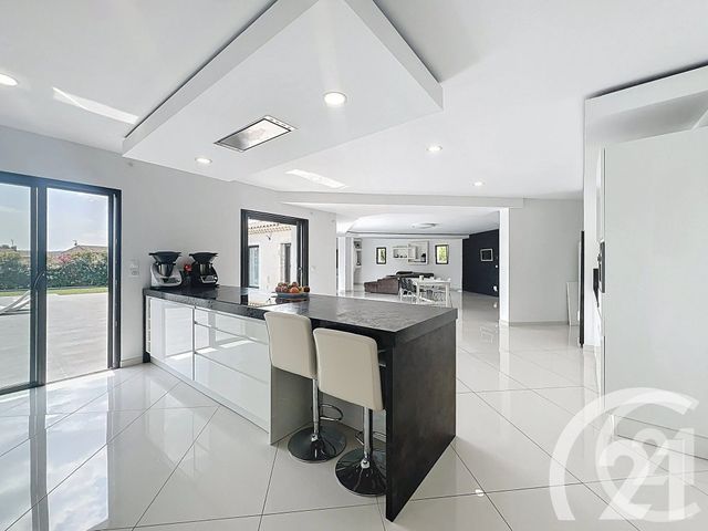 Afficher la photo en grand maison à vendre - 6 pièces - 265.0 m2 - CAVAILLON - 84 - PROVENCE-ALPES-COTE-D-AZUR - Century 21 Coeur De Provence