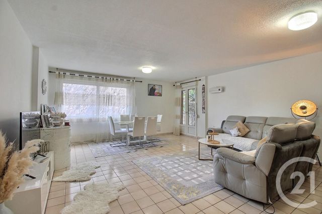 Appartement F4 à vendre - 4 pièces - 82.2 m2 - CAVAILLON - 84 - PROVENCE-ALPES-COTE-D-AZUR - Century 21 Coeur De Provence