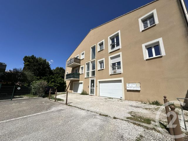 Appartement F3 à vendre - 3 pièces - 66.0 m2 - ALTHEN DES PALUDS - 84 - PROVENCE-ALPES-COTE-D-AZUR - Century 21 Coeur De Provence