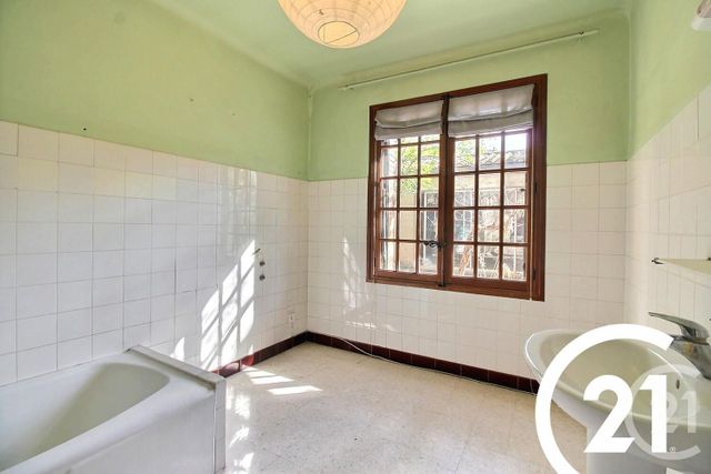 Afficher la photo en grand maison à vendre - 7 pièces - 153.0 m2 - ROBION - 84 - PROVENCE-ALPES-COTE-D-AZUR - Century 21 Coeur De Provence