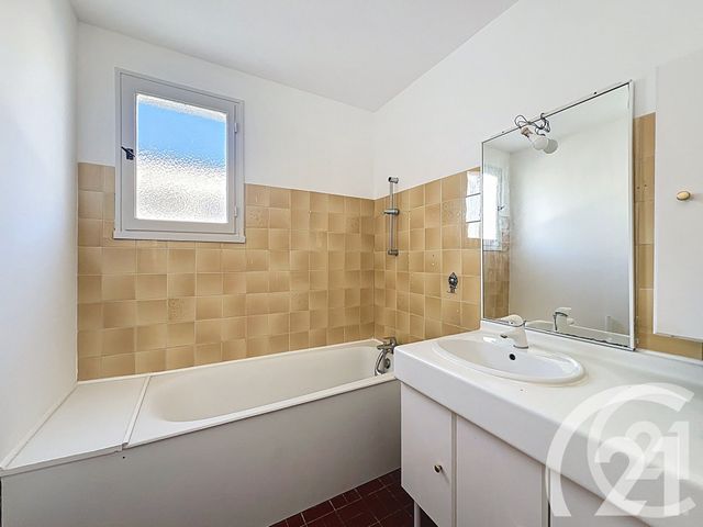 Appartement T3 à vendre - 3 pièces - 76.1 m2 - CAVAILLON - 84 - PROVENCE-ALPES-COTE-D-AZUR - Century 21 Coeur De Provence