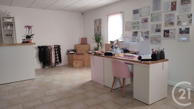 commerce à louer - 55.0 m2 - ROBION - 84 - PROVENCE-ALPES-COTE-D-AZUR - Century 21 Coeur De Provence