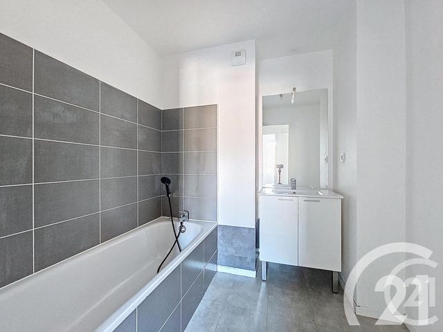 Afficher la photo en grand Appartement T4 à vendre - 4 pièces - 73.01 m2 - CAVAILLON - 84 - PROVENCE-ALPES-COTE-D-AZUR - Century 21 Coeur De Provence