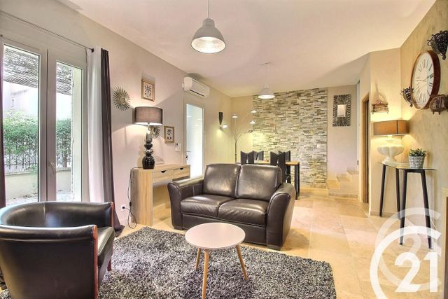 Afficher la photo en grand maison à louer - 3 pièces - 65.0 m2 - TAILLADES - 84 - PROVENCE-ALPES-COTE-D-AZUR - Century 21 Coeur De Provence