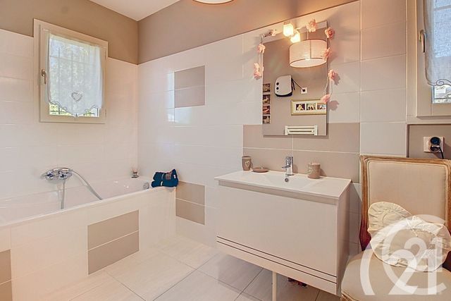 maison à vendre - 5 pièces - 185.0 m2 - CAVAILLON - 84 - PROVENCE-ALPES-COTE-D-AZUR - Century 21 Coeur De Provence