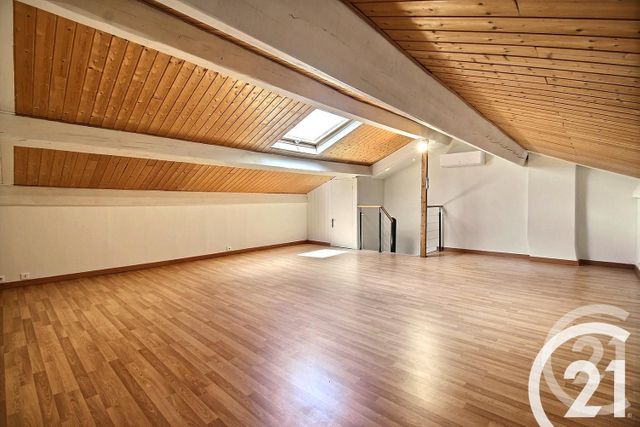 Afficher la photo en grand Appartement T3 à louer - 3 pièces - 81.4 m2 - MAILLANE - 13 - PROVENCE-ALPES-COTE-D-AZUR - Century 21 Coeur De Provence