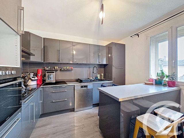 Appartement T4 à vendre - 4 pièces - 82.93 m2 - CHEVAL BLANC - 84 - PROVENCE-ALPES-COTE-D-AZUR - Century 21 Coeur De Provence