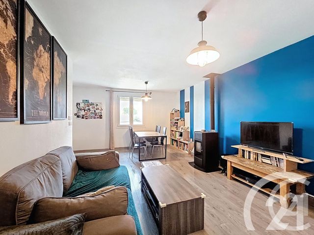 Appartement T4 à vendre - 4 pièces - 82.93 m2 - CHEVAL BLANC - 84 - PROVENCE-ALPES-COTE-D-AZUR - Century 21 Coeur De Provence