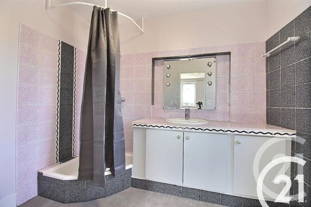 Appartement T2 à louer - 2 pièces - 44.75 m2 - CHEVAL BLANC - 84 - PROVENCE-ALPES-COTE-D-AZUR - Century 21 Coeur De Provence