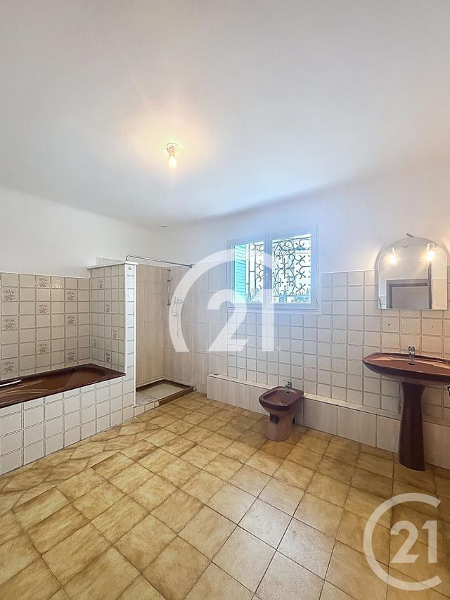 Appartement T3 à louer - 3 pièces - 86.0 m2 - ST ANDIOL - 13 - PROVENCE-ALPES-COTE-D-AZUR - Century 21 Coeur De Provence