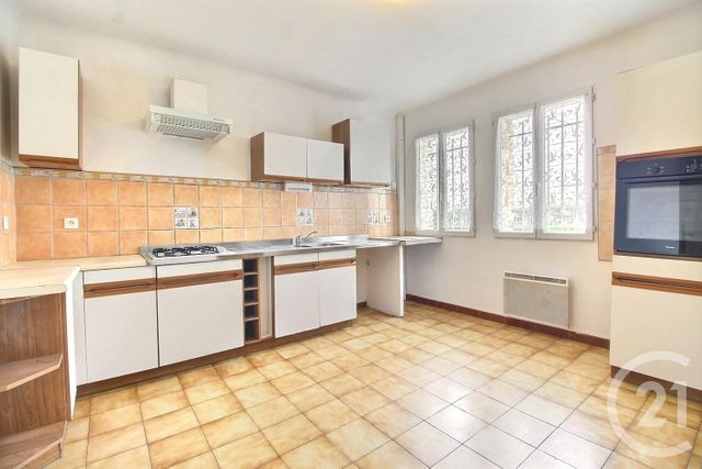 Appartement T3 à louer - 3 pièces - 86.0 m2 - ST ANDIOL - 13 - PROVENCE-ALPES-COTE-D-AZUR - Century 21 Coeur De Provence