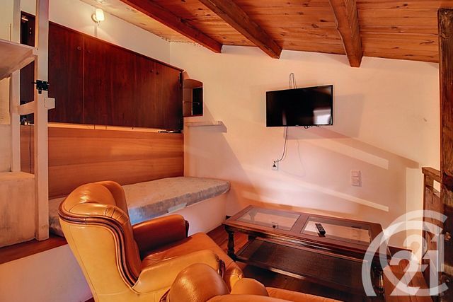 Appartement à louer - 2 pièces - 48.4 m2 - MAUBEC - 84 - PROVENCE-ALPES-COTE-D-AZUR - Century 21 Coeur De Provence