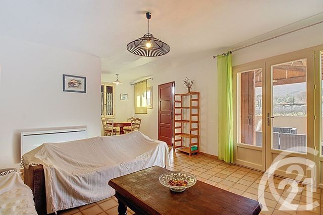 Appartement à louer - 3 pièces - 72.0 m2 - MAUBEC - 84 - PROVENCE-ALPES-COTE-D-AZUR - Century 21 Coeur De Provence