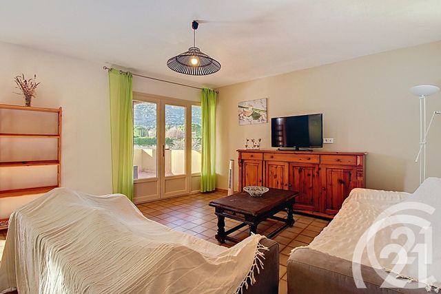 Appartement à louer - 3 pièces - 72.0 m2 - MAUBEC - 84 - PROVENCE-ALPES-COTE-D-AZUR - Century 21 Coeur De Provence