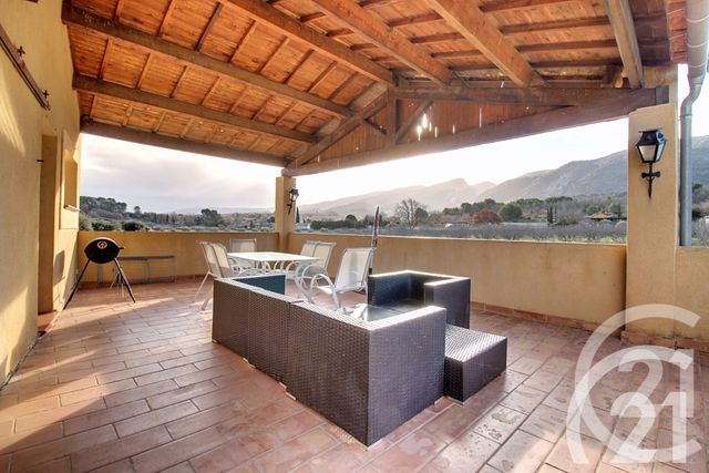 Appartement à louer - 3 pièces - 72.0 m2 - MAUBEC - 84 - PROVENCE-ALPES-COTE-D-AZUR - Century 21 Coeur De Provence