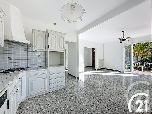 Afficher la photo en grand maison à vendre - 4 pièces - 75.21 m2 - TAILLADES - 84 - PROVENCE-ALPES-COTE-D-AZUR - Century 21 Coeur De Provence