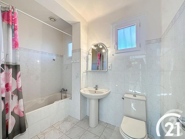 Afficher la photo en grand maison à vendre - 4 pièces - 75.21 m2 - TAILLADES - 84 - PROVENCE-ALPES-COTE-D-AZUR - Century 21 Coeur De Provence