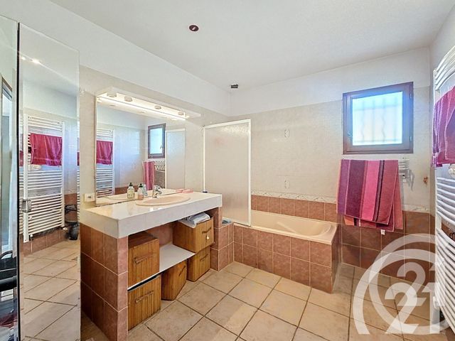 maison à vendre - 6 pièces - 203.14 m2 - TAILLADES - 84 - PROVENCE-ALPES-COTE-D-AZUR - Century 21 Coeur De Provence